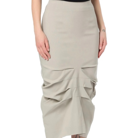 Et al tucked skirt